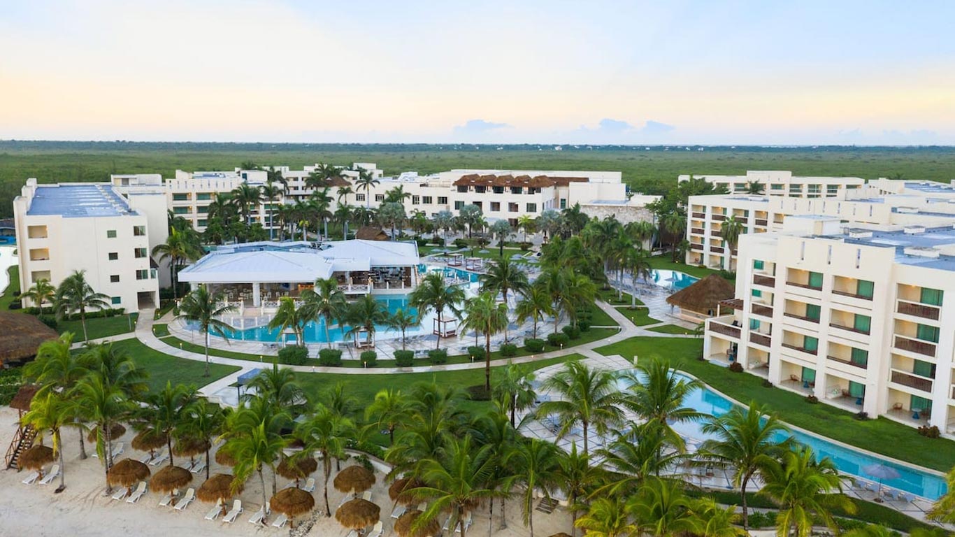 Hyatt_Ziva_Riviera_Cancun_External_Area
