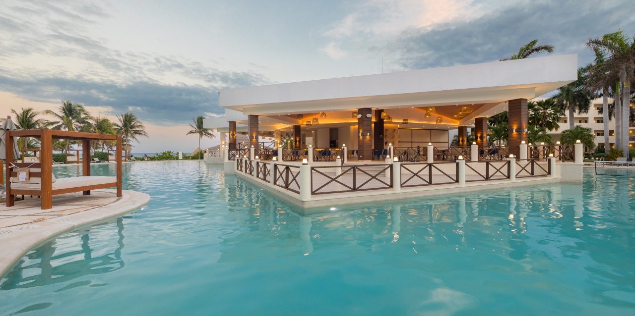 Hyatt_Ziva_Riviera_Cancun_Main_Pool