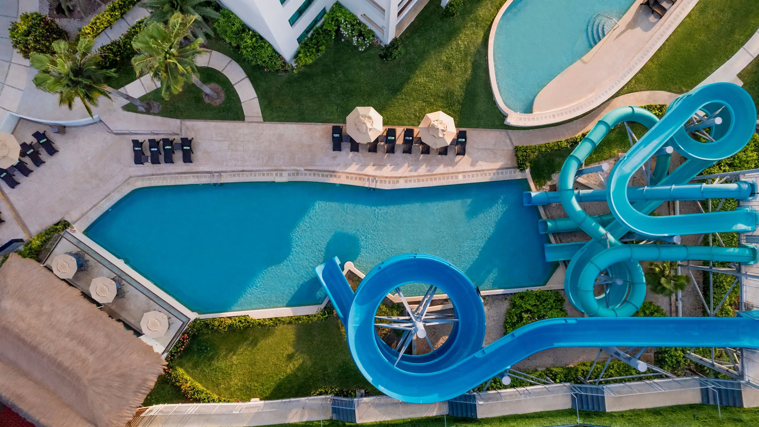 Hyatt_Ziva_Riviera_Cancun_Water_Slide